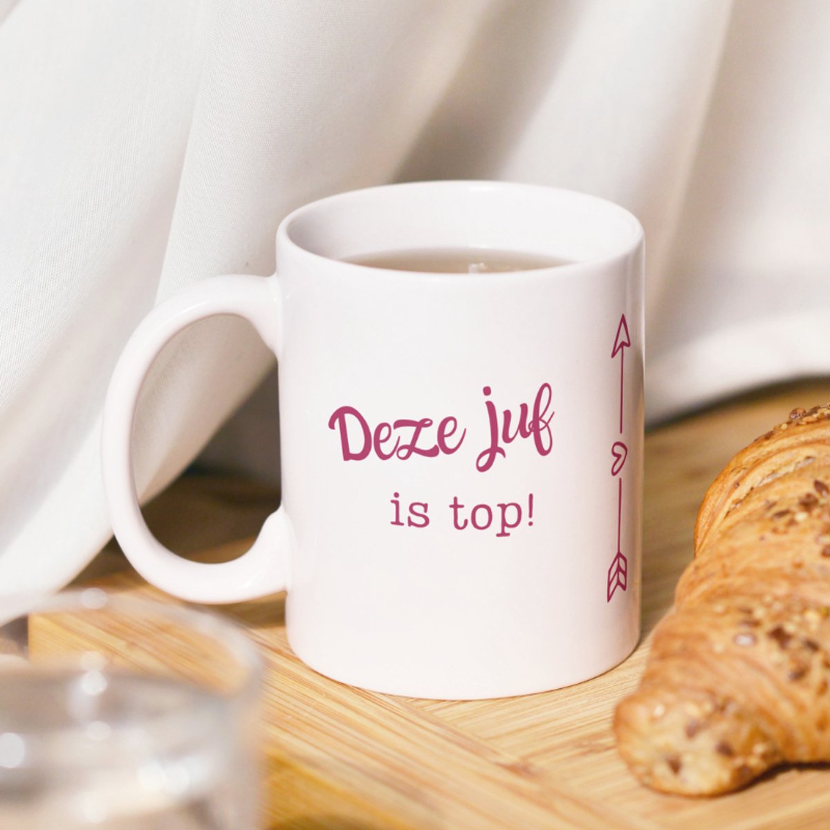 Mok voor de juf - juffrouw afscheid cadeautje - roze mok - cadeau voor de juf - leraar mok 'deze juf is top'