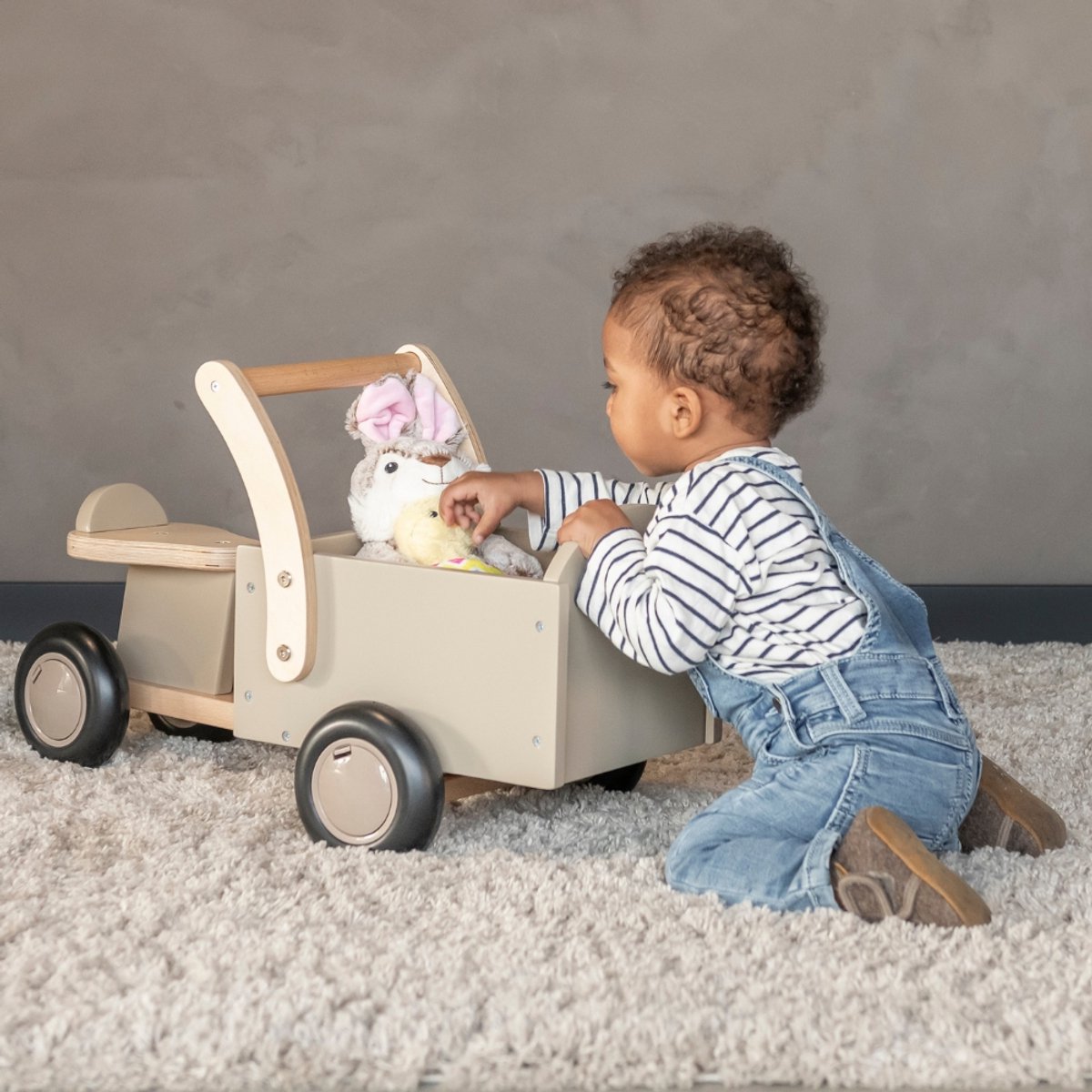 Bandits & Angels Bakfiets Loopfiets Hout Little Rider Beige Sand vanaf 1 jaar - Voor Jongens en Meisjes - Ride-On Houten Bakfiets - Houten Loop Fiets Beige - Geluidsarme Wielen - Kraamcadeau thumbnail 4