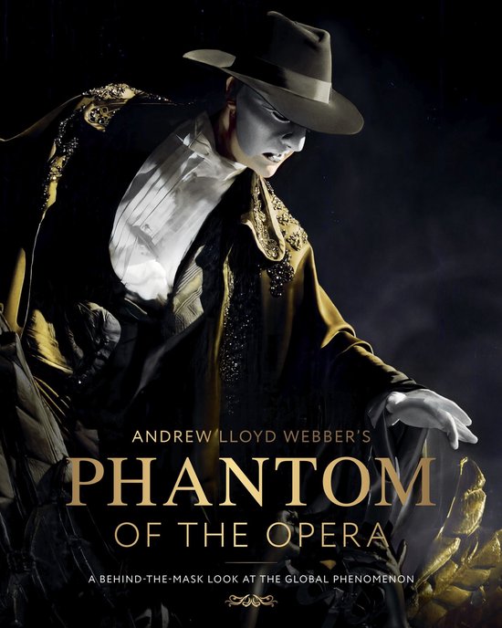 De Phantom van de Opera in een zwart hoed, wit masker en versierde gouden cape.