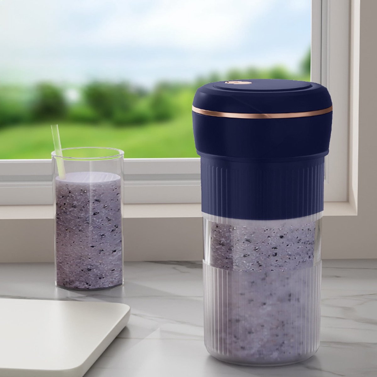 Draagbare sapcentrifuge, mini blenderbeker, USB oplaadbare sapcentrifuge, smoothie maker, draagbare blender voor fruit- en groentesmoothies met 6 messen, geschikt voor op reis, in de sportschool en voor het schoonmaken thuis.