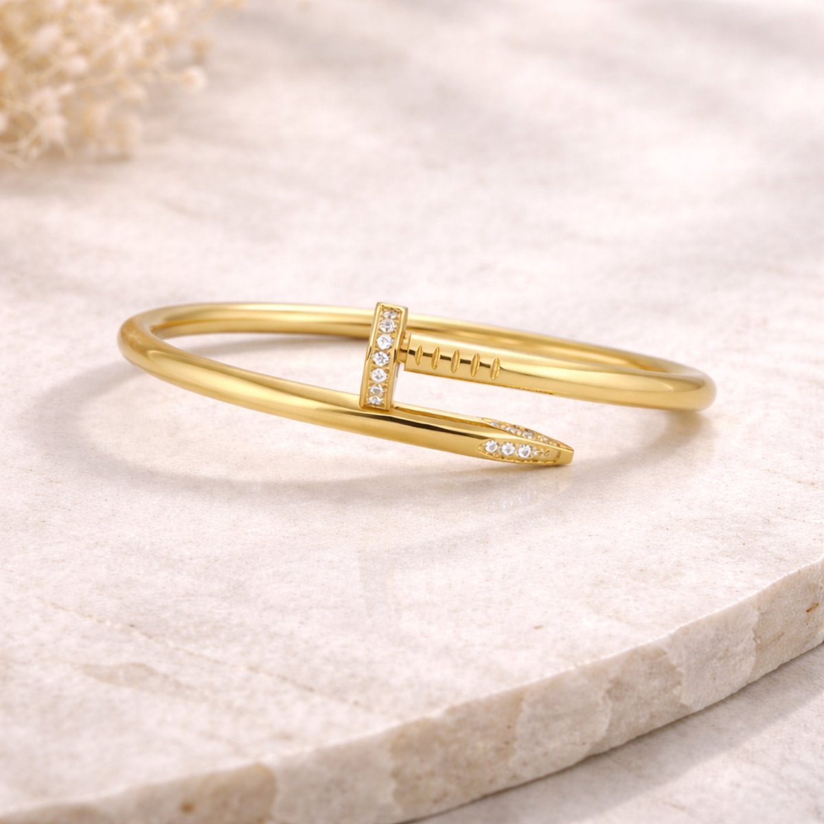 Brendoe Spijker Armband – Goudkleurig – Zirkonia Steentjes – 18K Verguld – Dames Armband