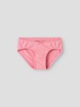 Roze onderbroek van Name It met een strikje en een kanten randje.
