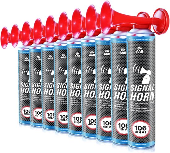 Tien rode luchthoorns met zilverkleurige blikken, op een rij.