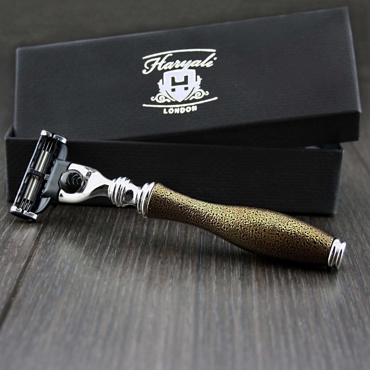 Scheermes Antiek Zwart Goud Getextureerd - Triple Edge Veiligheidsscheermes voor Mannen