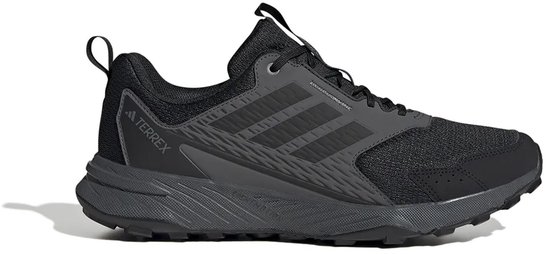 Zwarte Adidas Terrex trailrunningschoen met donkergrijze logo en veters.