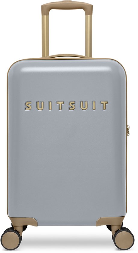Lichtgrijze SUITSUIT handbagagekoffer met gouden logo, handvat en wielen, op witte achtergrond.