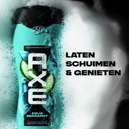 Turquoise Axe douchegel fles met zwarte dop, omringd door schuim.