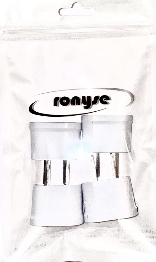Vier witte reisstekkers met platte pinnen, verpakt in een doorzichtig plastic zak met het merk Ronyse.