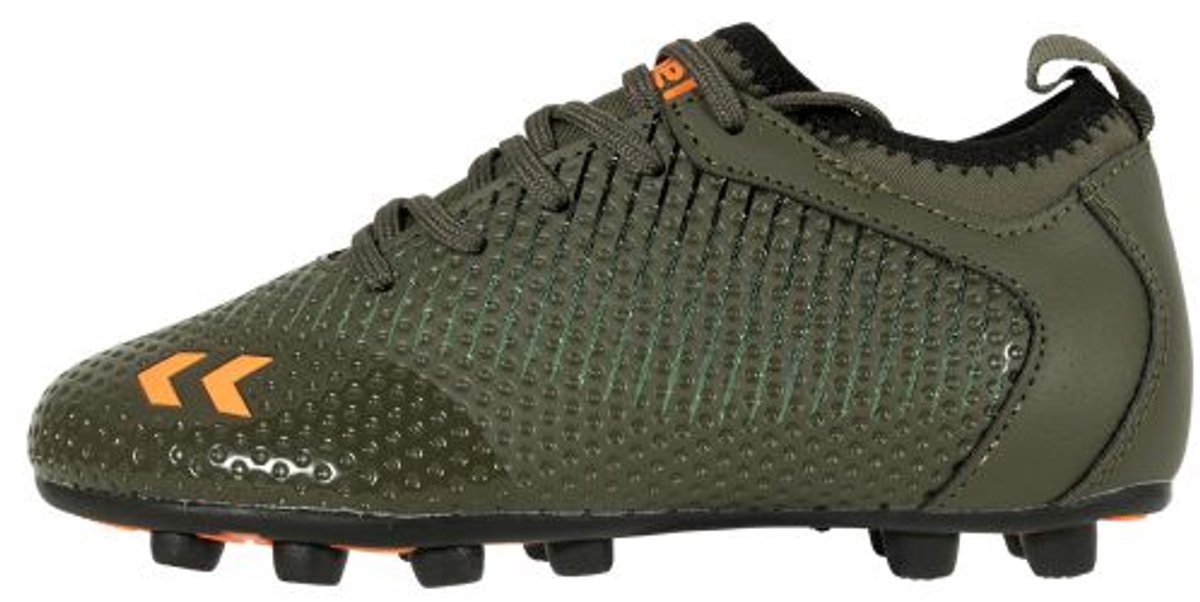 Hummel Zoom JR FG voetbalschoenen in groen voor kinderen, maat 38, met gripnoppen voor grasvelden.