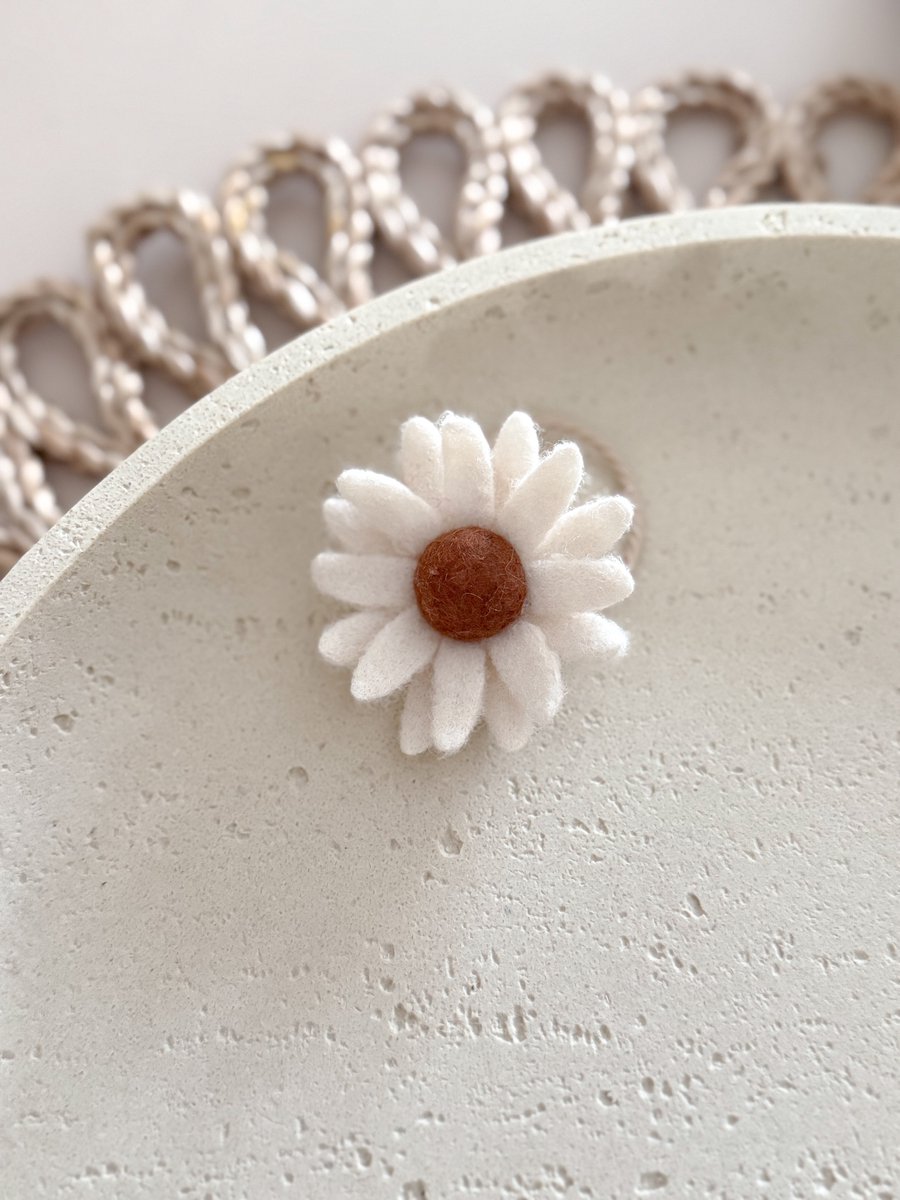 Haarelastiek Daisy - Crème - Haarelastiekje met Bloem - Haarelastieken voor Meisjes - Haaraccessoires voor Kinderen