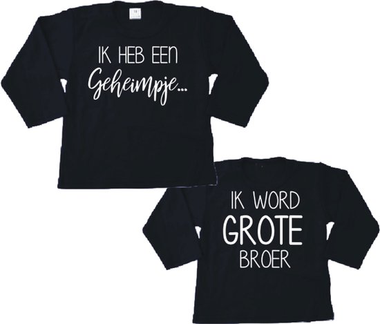 Zwart t-shirt met lange mouwen. Voorkant: "IK HEB EEN Geheimpje...". Achterkant: "IK WORD GROTE BROER".