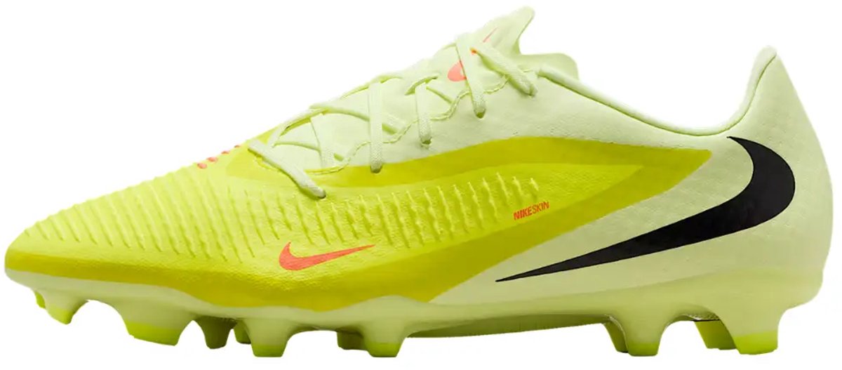 Nike Phantom 6 Academy Low Cut MG voetbalschoenen in felgeel met zwarte swoosh en opvallende textuur voor optimale balcont...
