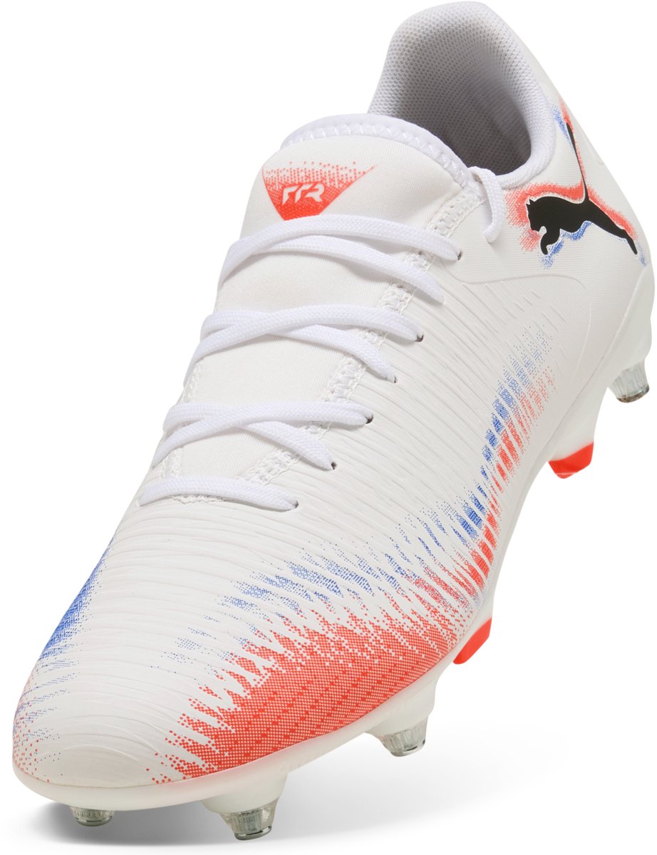 Witte Puma FUTURE 8 PLAY voetbalschoenen met kleurrijke reliëflijnen en lichtgewicht synthetisch bovenmateriaal.