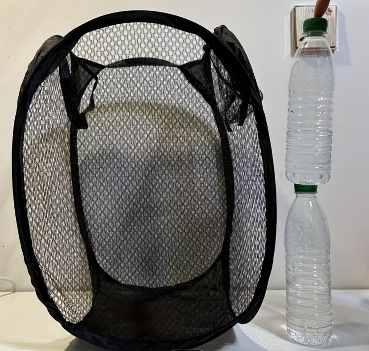 Opvouwbare wasmand zwart - pop up wasmand - wasmand voor op reis - wasmand met hengsels - was sorteren met extra opbergvak - waszak opvouwbaar voor onderweg - vakantie wasmand met handvatten — cadeau in Cadeau-ideeën - foto 8