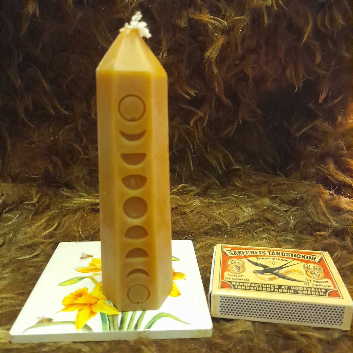 Bijenwas kaars, Hexagon toren met maanstanden