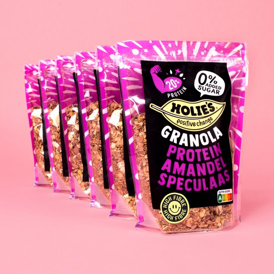 Rij van Holie's Granola Protein Amandel Speculaas verpakkingen met opdruk.