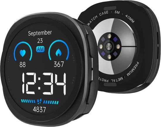 Zwart metalen horlogehoesje, aan de voorkant een digitale wijzerplaat, aan de achterkant tekst. "WATCH CASE SM 40MM PREMIUM METAL PROTECTIVE CASE" is zichtbaar.