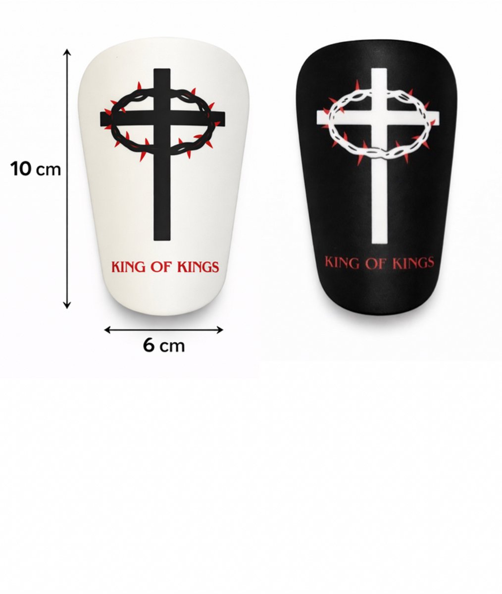 KING OF KINGS – Wit & Zwart – Christelijke Shin Pads – Set van 2 Mini Scheenbeschermers Voetbal 10x6 cm – Ultralicht
