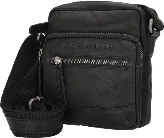 Zwarte leren tas van The Chesterfield Brand, gedetailleerd met ritsvakken.