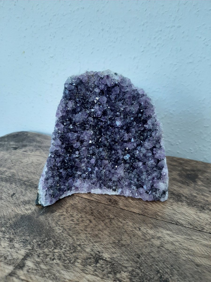 Amethist Galaxy Cut Base