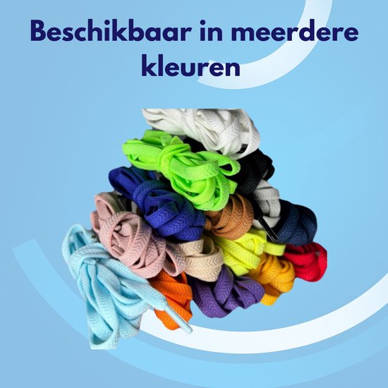 Stapel gekleurde Knaak veters, waaronder groen, blauw, roze, geel en rood.