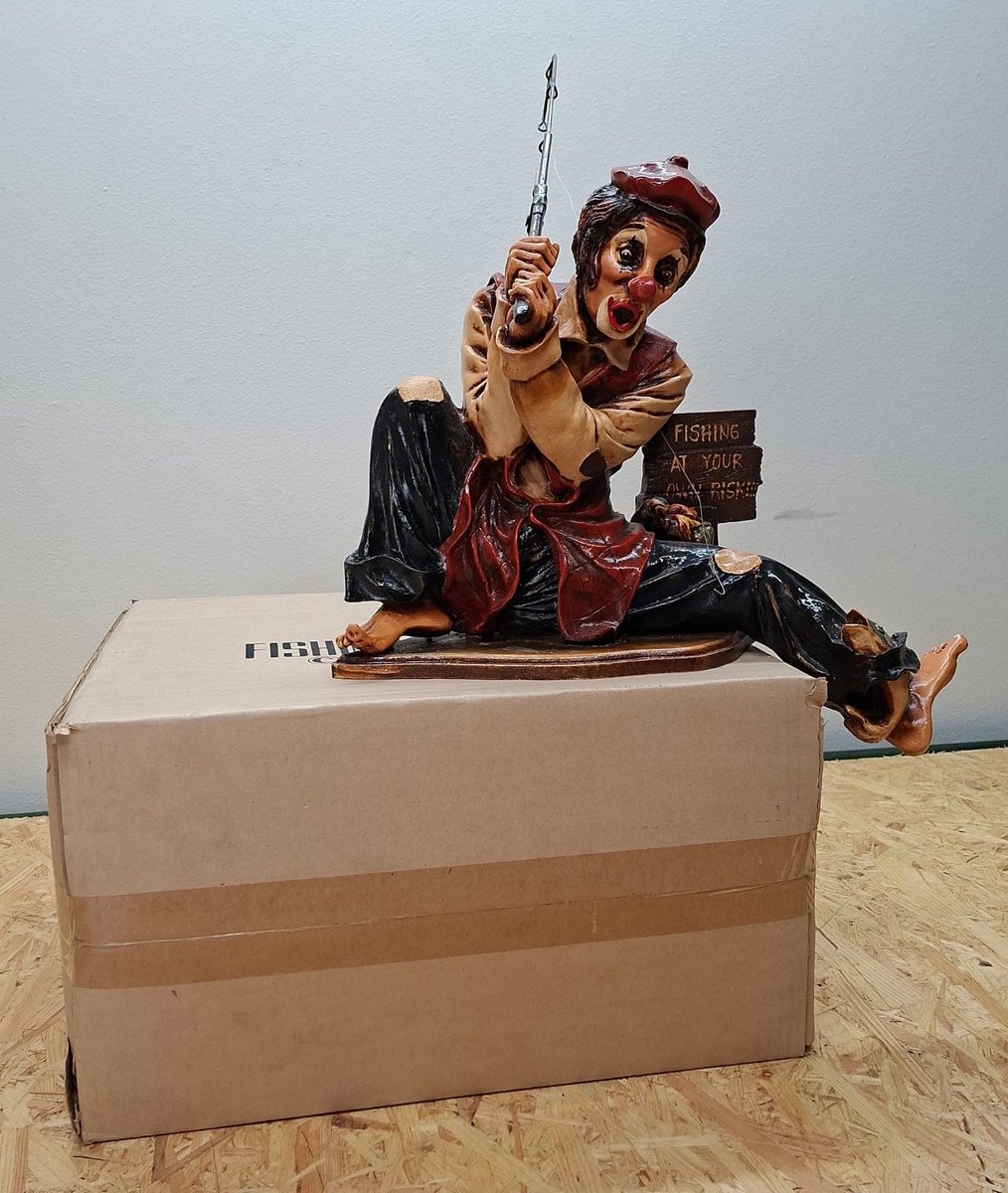 Clown met werphengel beeld - 32cm hoog - polyresin - polystone - Cadeau - Decoratie - Woonaccessoires - Beeld