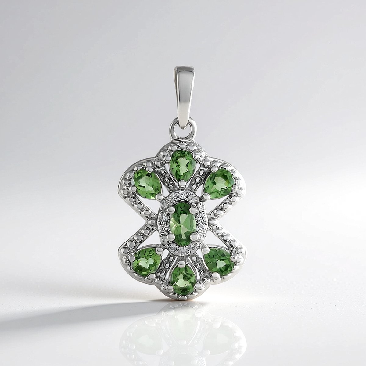 Cavill - Zilveren hanger - 925 Sterling Zilver - Groene Apatiet 1 251 ct - Bloemvormig design met Zirkonia - Elegant & Natuurlijk