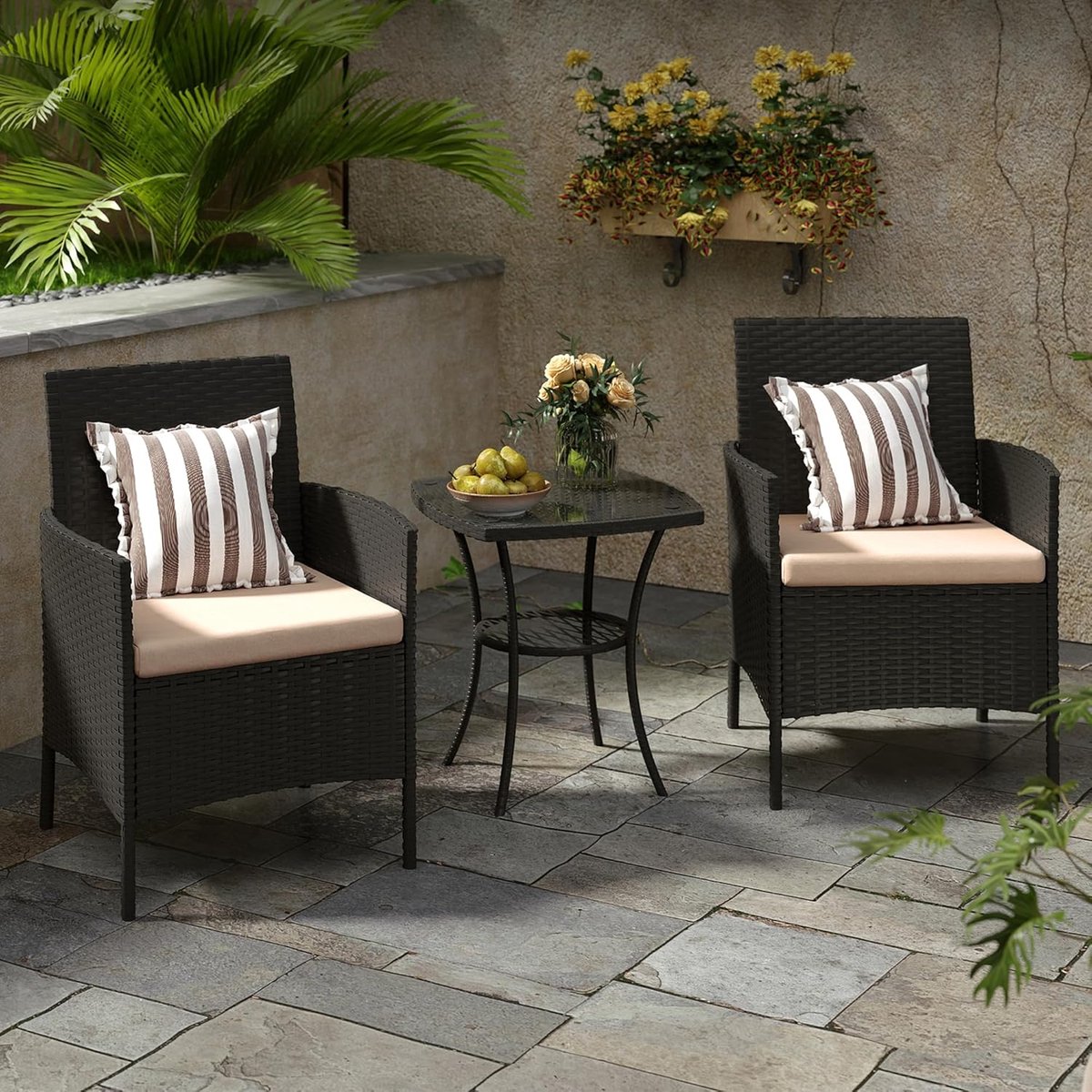 3-delige Tuinmeubelset 2 Stoelen + Bijzettafel 60x58x84 cm – Modern Buitenshuis Balkon Loungeset met Comfortabele Kussens, Waterbestendig Rotan & Stalen Frame – Laura