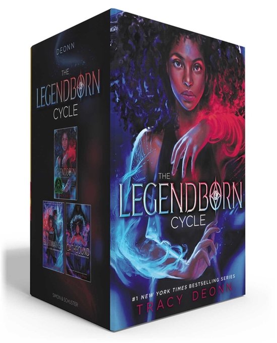 The Legendborn Cycle boxed set met op de voorkant een jonge vrouw met krullend haar, omringd door blauwe en rode gloed.