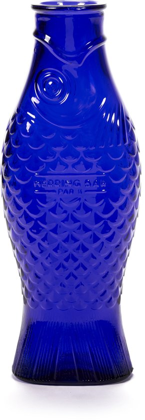 Bouteille poisson bleu cobalt en verre avec inscription 'Herring Bar Paris'.