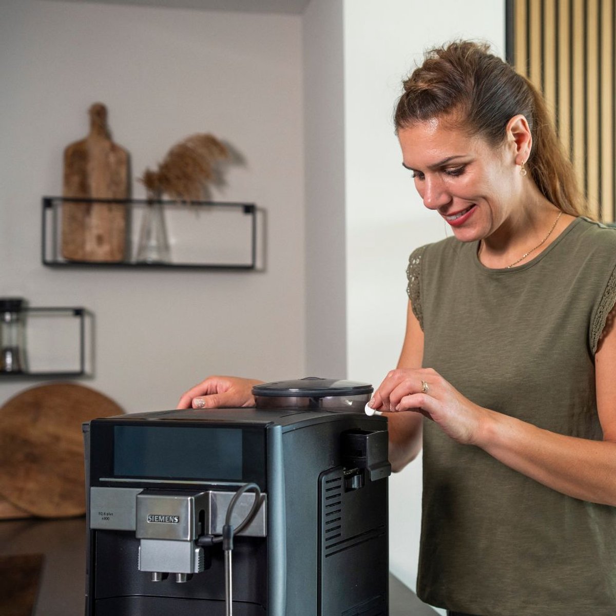 Eccellente Onderhoudspakket geschikt voor Siemens EQ koffiemachines – alternatief voor TZ80004A | 00312441 – Reinigingstabletten, Ontkalker, Waterfilter & Borstel — afbeelding 2