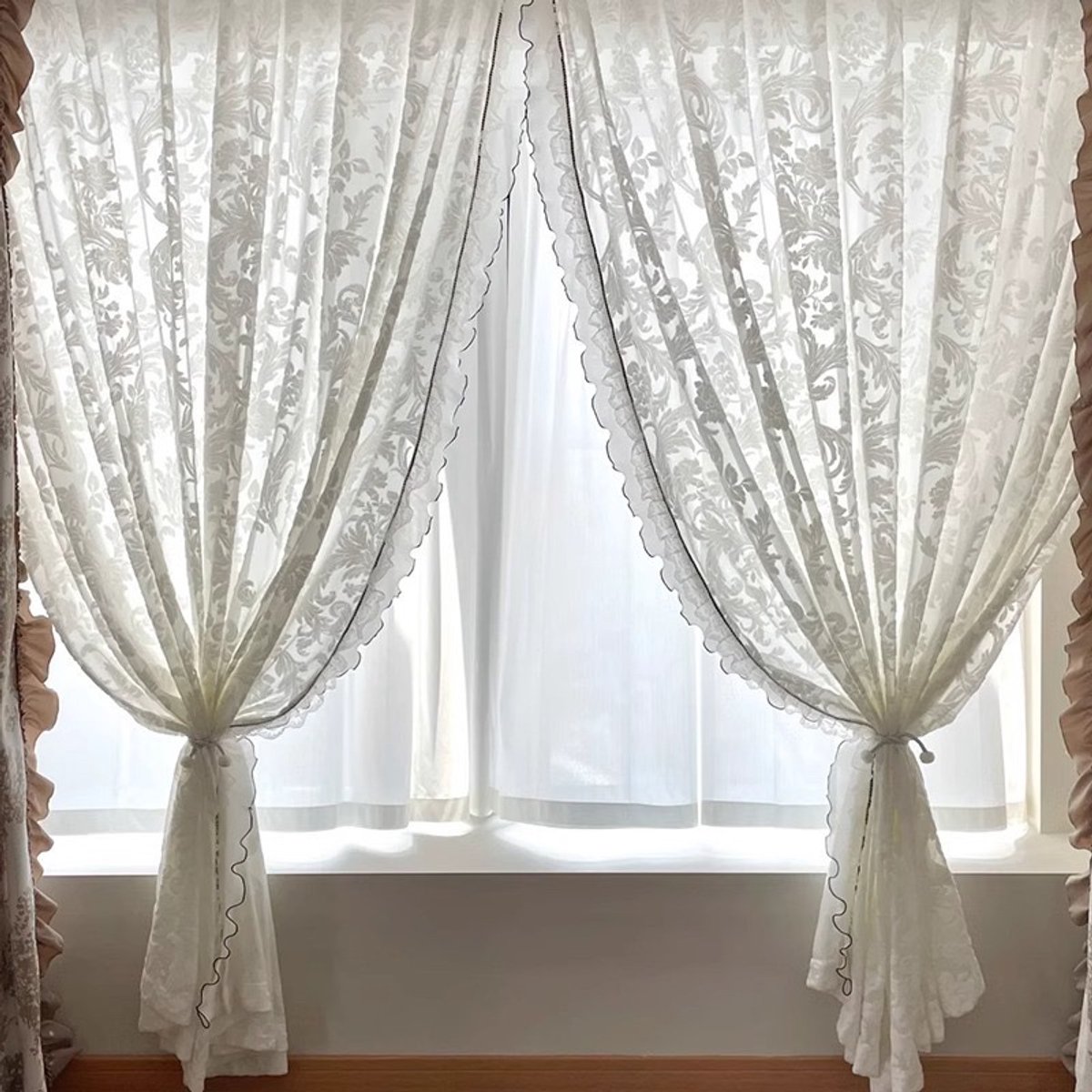 Floraweg: Franse vintage vitrage met jacquardpatroon, luxe witte vitrage die enigszins lichtwerend is, geschikt voor slaapkamers, woonkamers