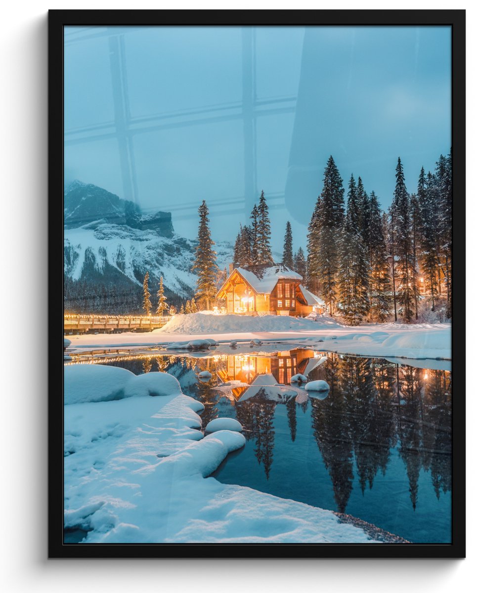 FrameYourWall Poster in lijst - Fotolijst 50x70 cm - Posters - Winterlandschap - Natuur - Huis - Bergen - Sneeuw - Posterlijst zwart - Decoratie - Wanddecoratie woonkamer - Muurdecoratie slaapkamer Bergmeer