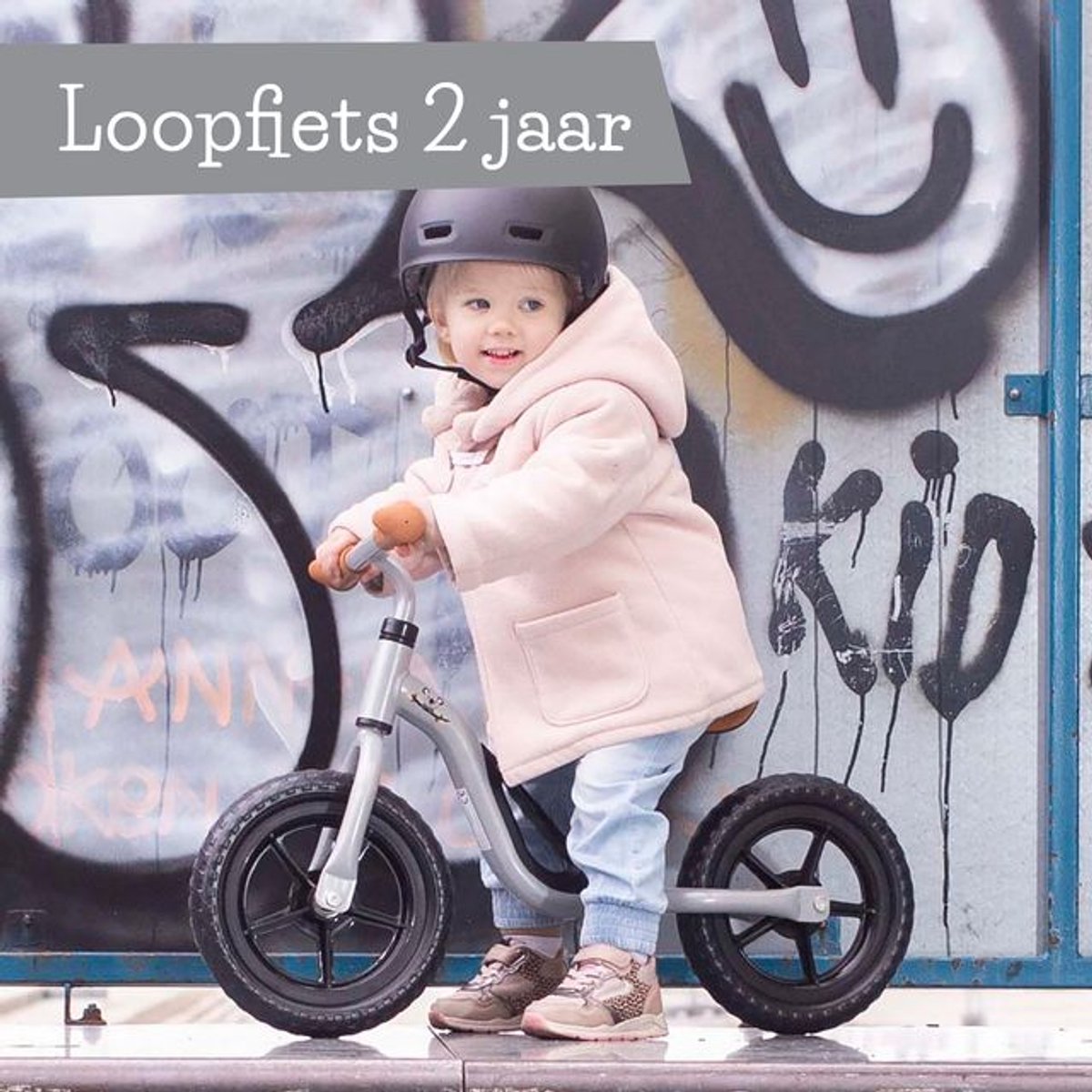 Chillafish Loopfiets 2 jaar - Lichtgewicht met verstelbaar zadel en stuur - Zilver- Loopfiets voor jongens en meisjes tot 4 jaar met handvat om te dragen en anti lek banden - Model Charlie — afbeelding 4