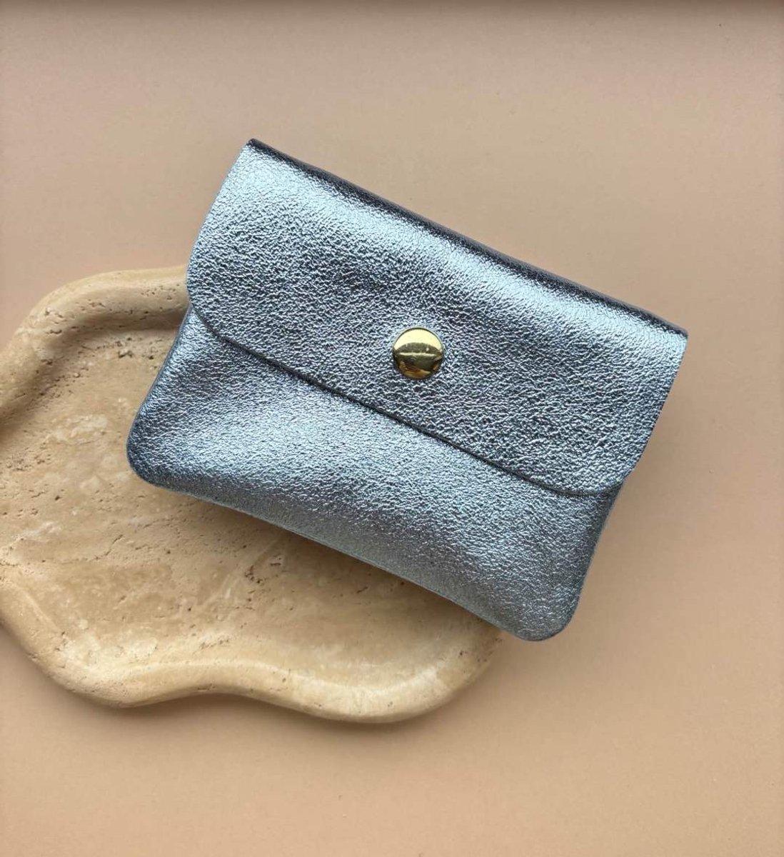 Portemonnee | Luxe Metallic Blauw | Matte afwerking | 11 cm x 8 cm | Blue | Wallet | Geld | Betalen | Accessoires | Accessoire | Mode | Fashion | Echt leer | Leather | Dames | Vrouwen | Mama | Cadeau | Kado | Luxe uitstraling | Mini | Dame Trendy