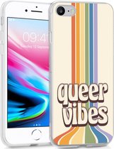 iMoshion Hoesje Geschikt voor iPhone 7 / 8 / SE (2020) / SE (2022) Hoesje Siliconen - iMoshion Design hoesje - Meerkleurig / Queer Vibes