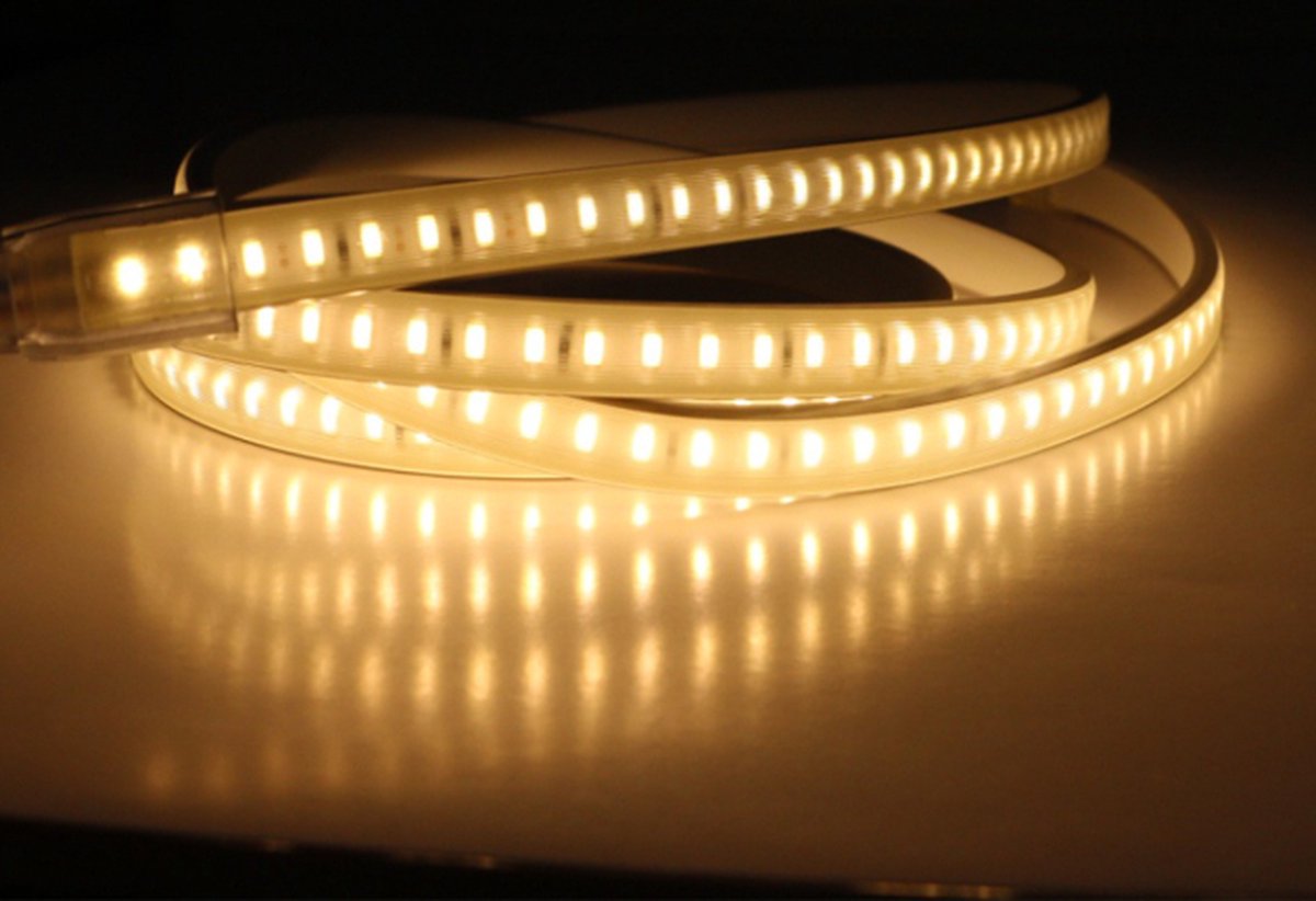 LED strip - 5 meter - 220V - 60 leds/m - Warm Wit - Incl. netvoeding en eurostekker