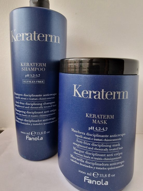 Donkerblauwe flacons met het Fanola Keraterm logo. Eén fles bevat "KERATERM SHAMPOO" en de andere "KERATERM MASK".