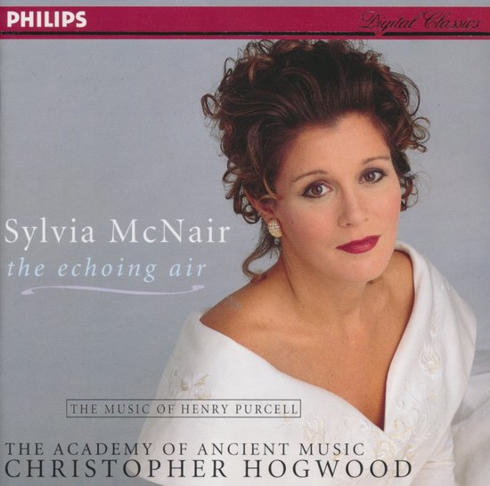 Sylvia McNair, de zangeres, zingt 'the echoing air', de muziek van Henry Purcell, door The Academy of Ancient Music onder leiding van Christopher Hogwood.