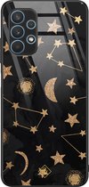 Casimoda® hoesje - Geschikt voor Samsung Galaxy A32 5G - Counting The Stars - Luxe Hard Case Zwart - Backcover telefoonhoesje - Goudkleurig