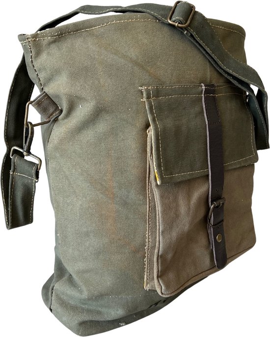 BASE - Skatebag, schaatstas met hengsels, ijshockey-tas met ritssluiting en praktische vakken, incl. verstelbare draagriem, groen BASE - Skatebag, schaatstas met hengsels, ijshockey-tas met ritssluiting en praktische vakken, incl. verstelbare draagriem, groen