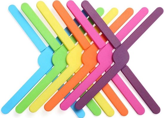 Onderzetters in verschillende kleuren, waaronder blauw, groen, geel, oranje, roze en paars, overlappen elkaar.