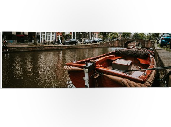 WallClassics - PVC Schuimplaat- Boot in Amsterdamse Gracht - 60x20 cm Foto op PVC Schuimplaat