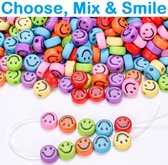 Afbeelding van PLAY IT Smiley Kralen 100 stuks - 7 mm - Regenboog Kleuren - Inclusief Elastisch Draad speelgoed