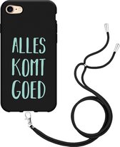 iPhone 7 / 8 Hoesje met Koord Zwart Alles Komt Goed - Designed by Cazy