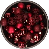 37x stuks kunststof/plastic kerstballen donkerrood 6 cm mix - Onbreekbaar - Kerstversiering/kerstboomversiering
