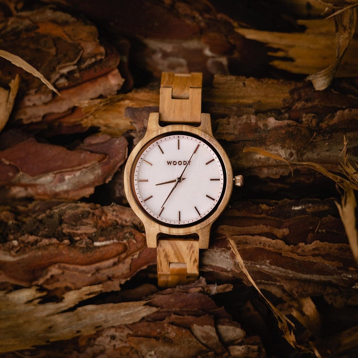 Woody Houten Horloge Dames - Parelmoer Wijzerplaat - Bamboe hout - 14mm - Ø 31mm