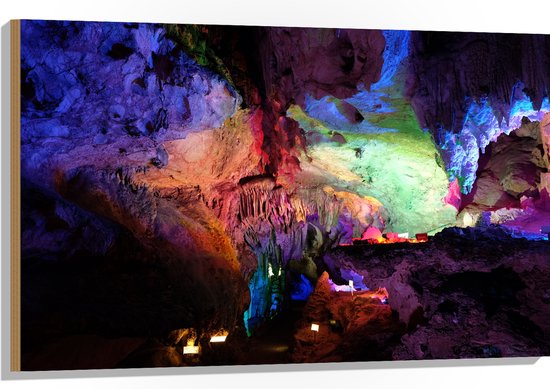 WallClassics - Hout - Gekleurde Lichten in een Grot - 105x70 cm - 12 mm dik - Foto op Hout (Met Ophangsysteem)
