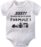 Hospitrix Baby Rompertje met Tekst "SSST! Mama en ik kijken Formule 1" | maat XL | 12-18 maanden | 86 | Korte Mouw | Cadeau voor Zwangerschap | Go Max
