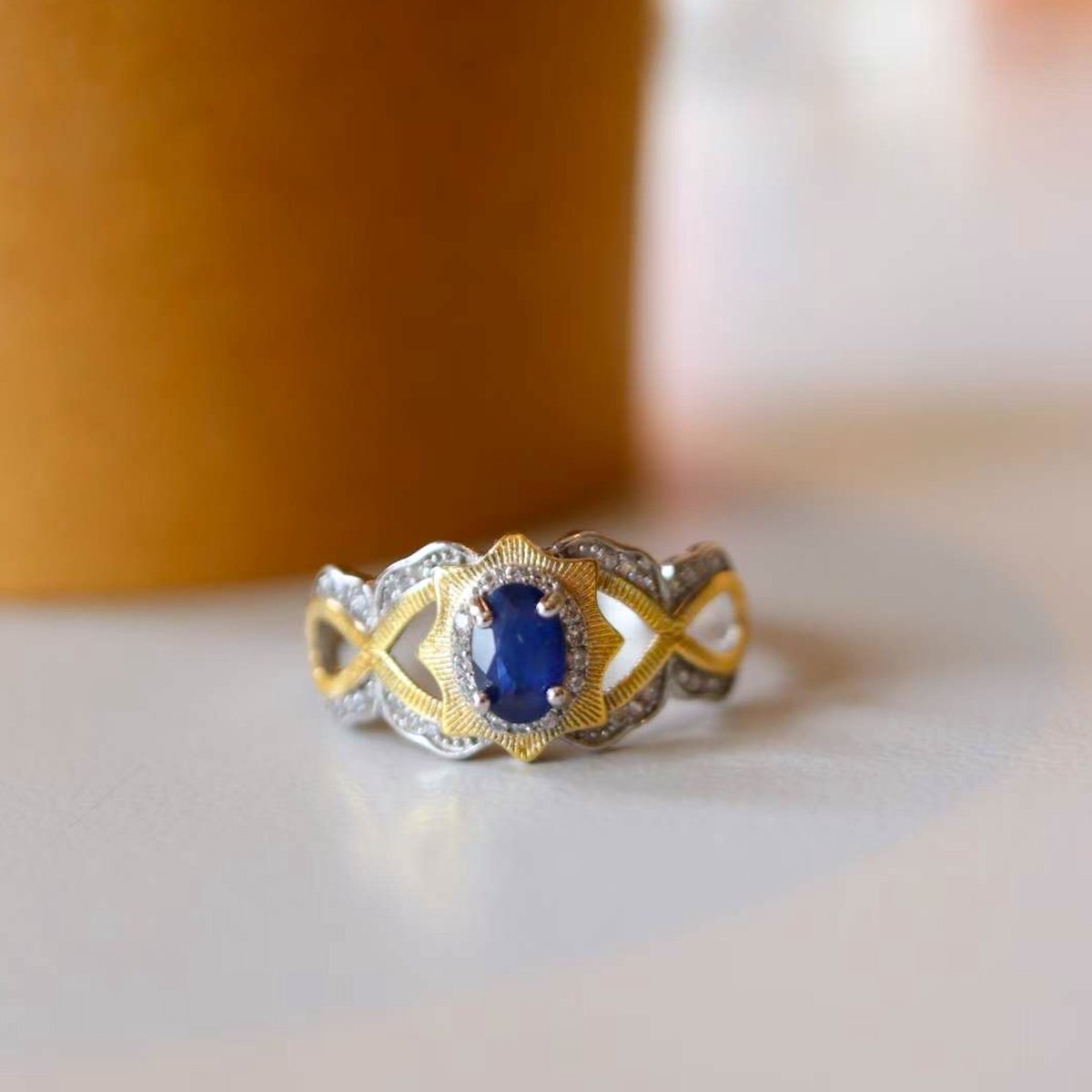 Sapphire Crown - Gouden vermeil fancy Sapphire ring met koninklijk frame - verstelbaar - Echte saffier edelstenen